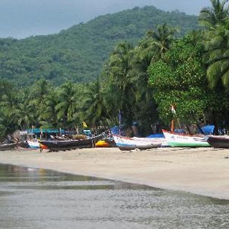 Over The Moon Beach Resorts 帕罗林 外观 照片